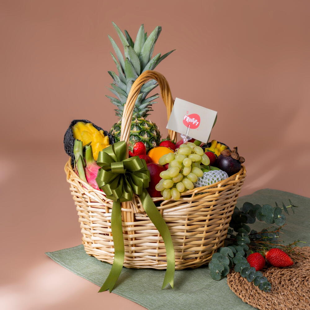 Basket of Exotic Fruits 6kg, Delicious Sets Dubai, United Arab Emirates ...