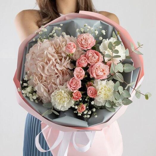 Euro bouquet with hydrangea in soft colors
