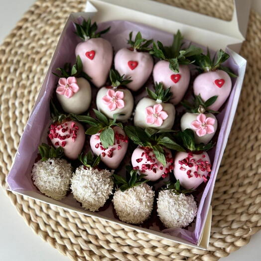 Chocolate-covered strawberries EL TIERNO