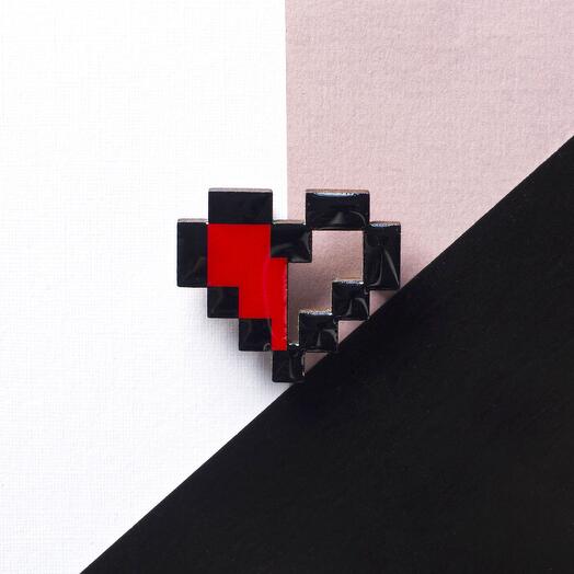 Brooch "Pixel heart"