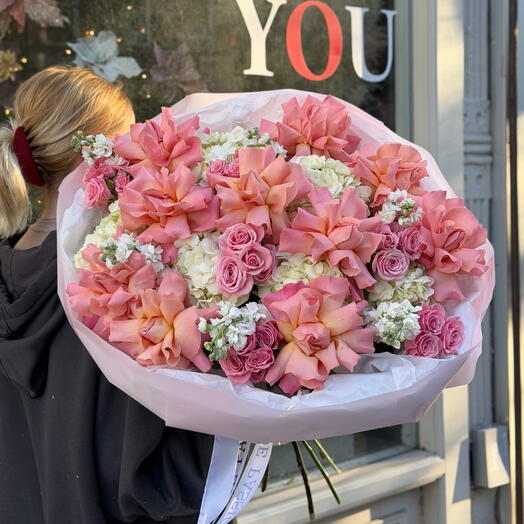 Petal Poem Bouquet L Size( French Hermosa roses, spray roses, hydrangeas, stocks)