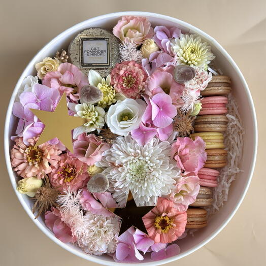 Flower box with aroma candle and macarons Stars of Negev in pink