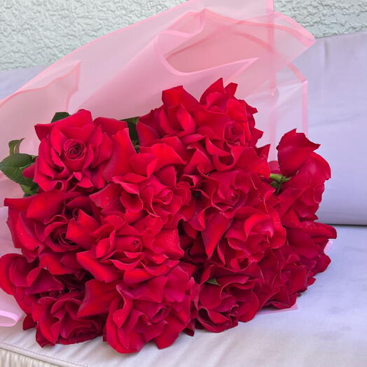 25 open roses