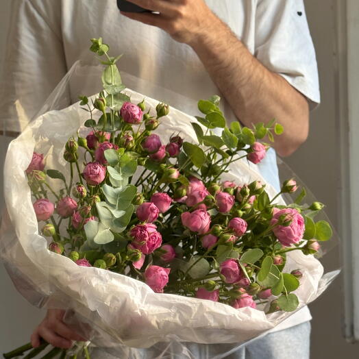 Bouquet 382 [FREE DELIVERY] Spray Rose, Eucalyptus