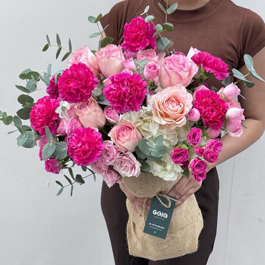 The Romantic Delight Pink Roses