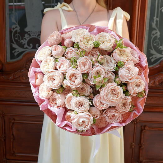 Royal Courtesy (peony roses)
