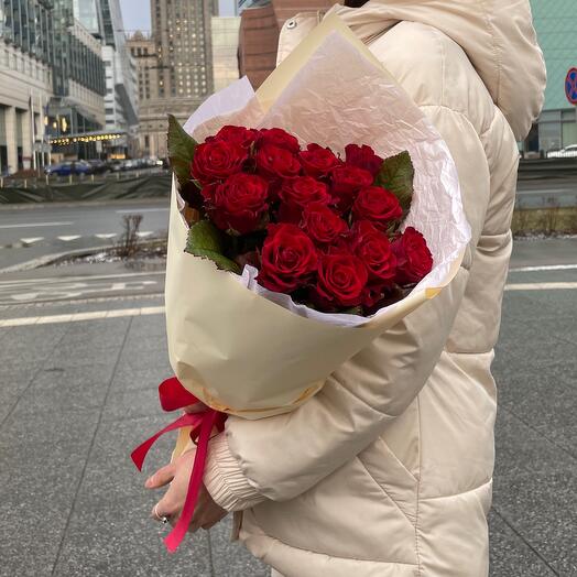 15 red roses