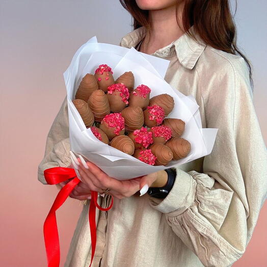Bouquet of 19 chocolate-covered strawberries