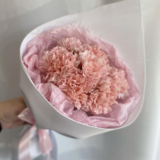 🌸 A bouquet as a compliment