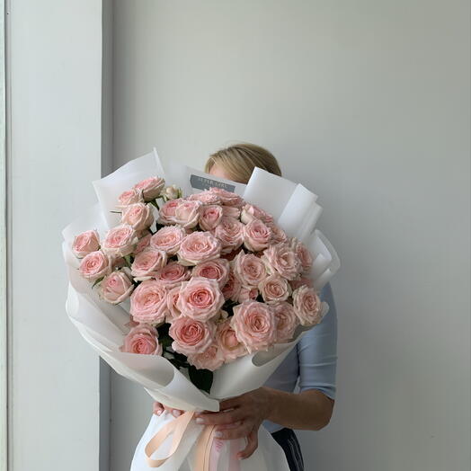 Petite pink roses bouquet
