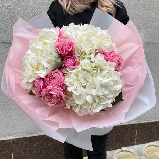 Assembled author's duo bouquet with hydrangea