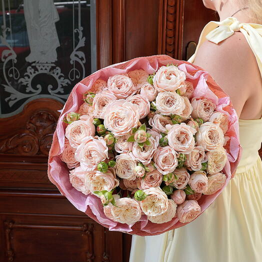 Royal Courtesy (peony roses)