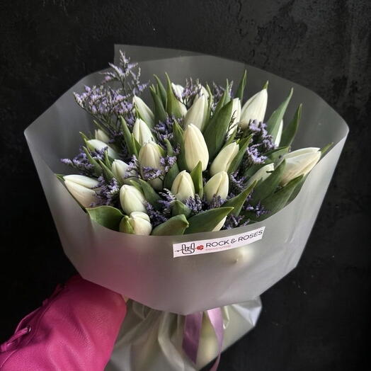 🌷 25 White Tulips + Purple Statice