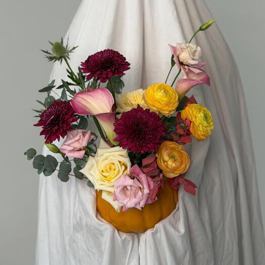 Autumn Still Life Arrangement – Chrysanthemums, Calla Lilies, Garden Roses, Lisianthus   Ranunculus