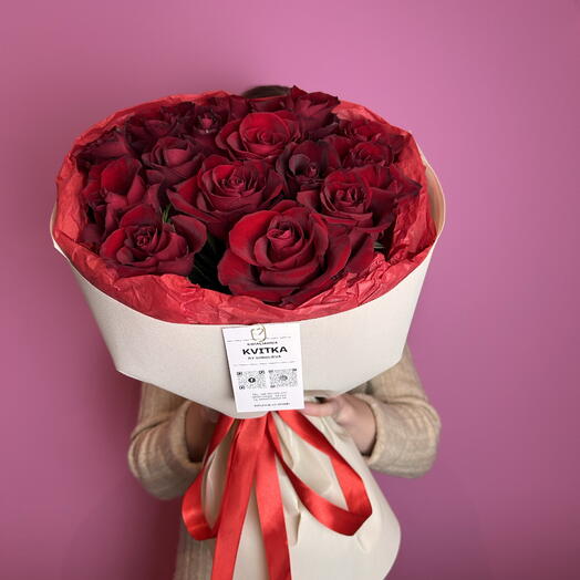 15 red roses