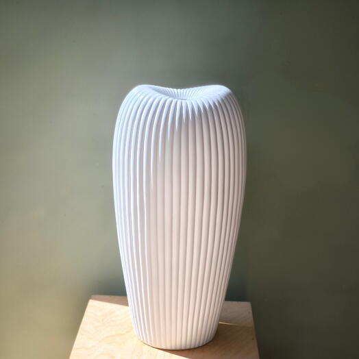 Melbourne Wavy Vase