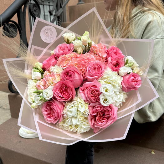 Autumn Dawn Large Size ( Garden Roses, spray roses, hydrangeas , lisianthus, Stipa)