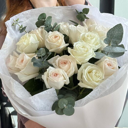 White roses mono