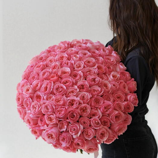101 peony-shaped roses