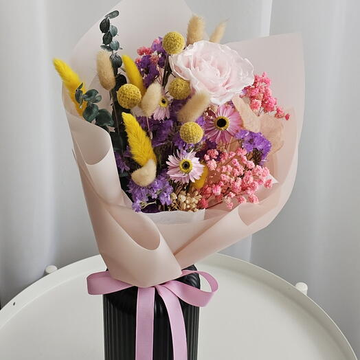 Mix of dried and preserved flowers