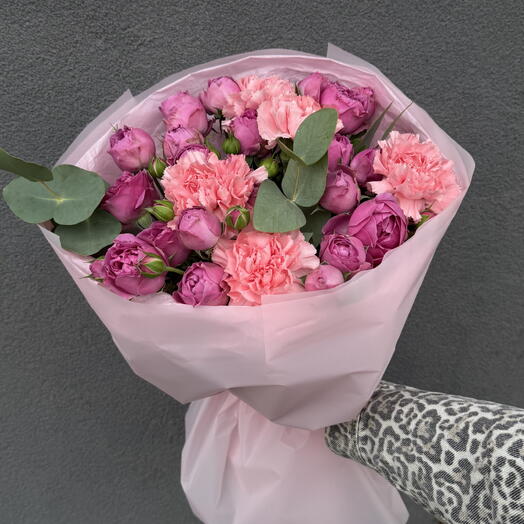 Pink Silwa bouquet