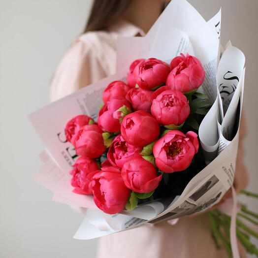 Букет из 15 коралловых пионов «Peony♥»
