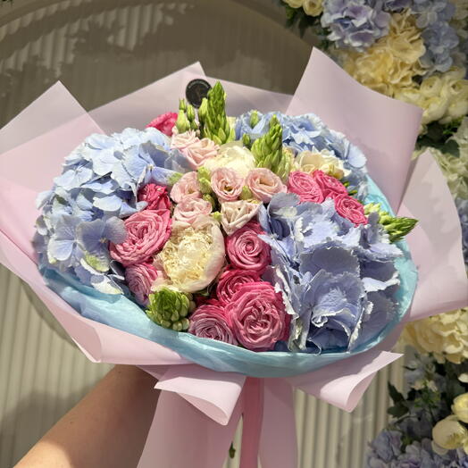 Royal Bloom Bouquet