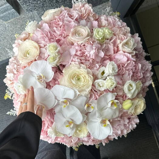 Premium bouquet with a basket