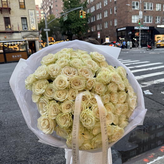 Roses in lemon