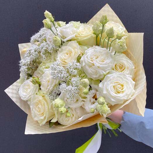 1067 White elegance