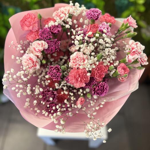 Mixed bouquet of carnations — long-lasting flowers
