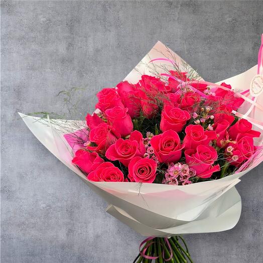 Bouquet of 31 hot pink roses 40cm with additions