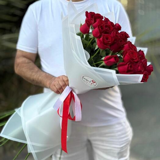 35 red roses