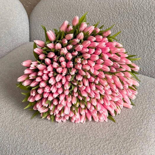 Pink tulips bouquet