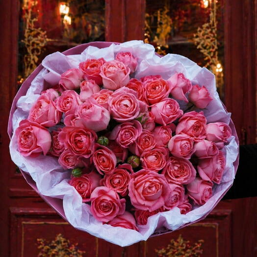 🗼Moulin Rouge (Parisian nighttime magic in peony roses)