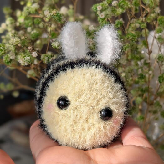 Bee 🐝