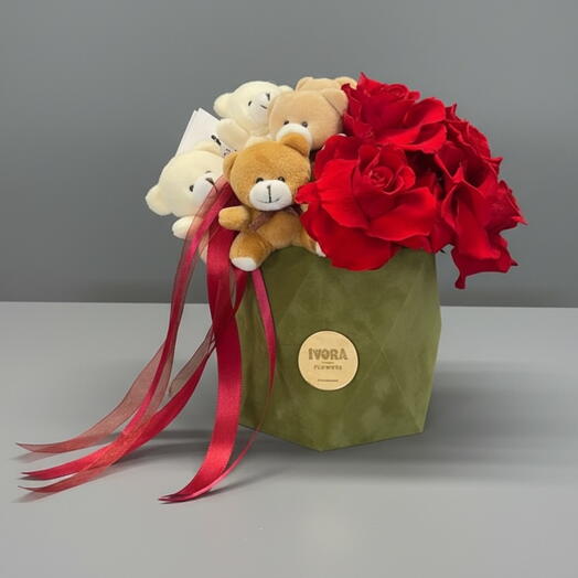 Red roses (preserved) in a box with bears