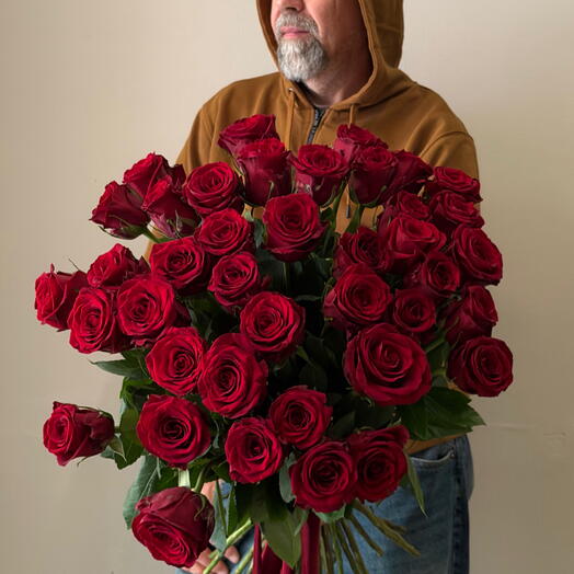 Bouquet of red roses