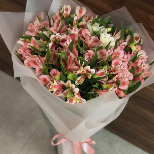 Mix bouquet of alstromeria