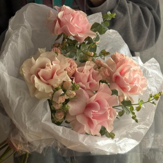 Bouquet 387 [FREE DELIVERY] Rosa Ecuador, Spray Rose, Eucalyptus