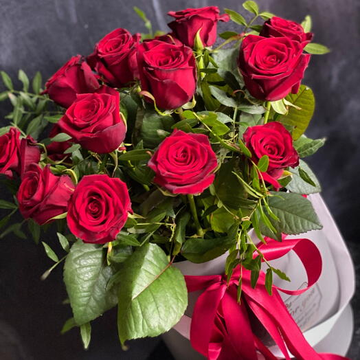 25 roses in a box