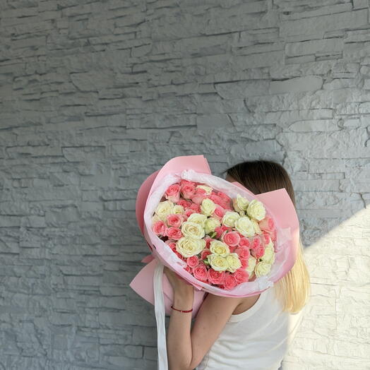 Morning Kiss - Mix of Spray Roses