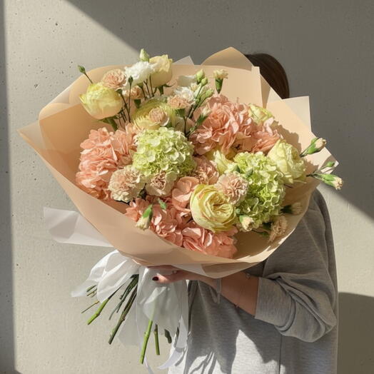 Elegância Pastel – Buquê Luxuoso de Hortênsias e Rosas