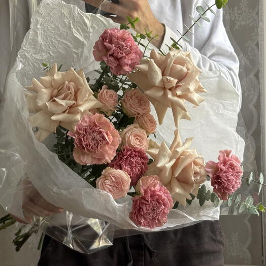 Bouquet 270 - Grape dianthus with garden roses