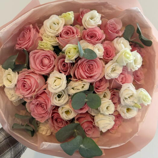 Eustoma and Roses Mix