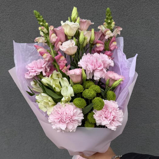 Kleiner gemischter Blumenstrauß