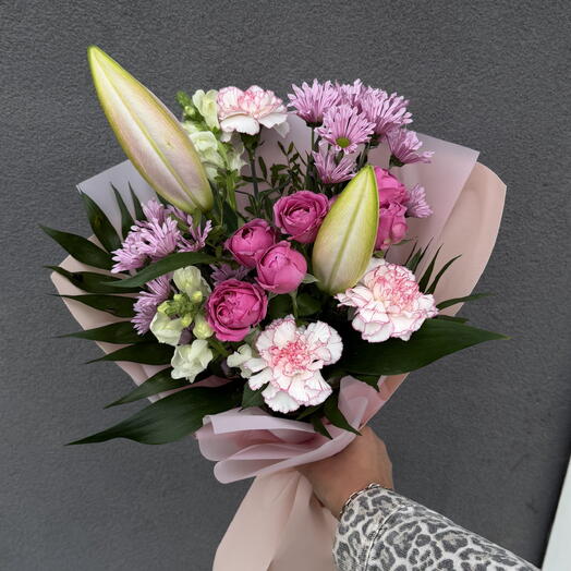 Mixed lily bouquet