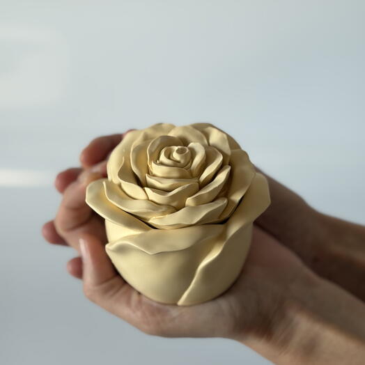 Tea Rose scented candle