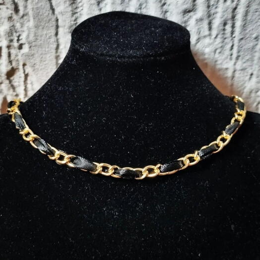 Choker Necklace
