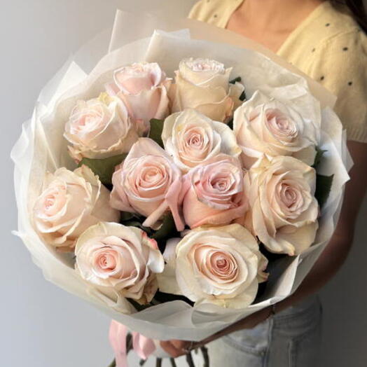11 pink roses